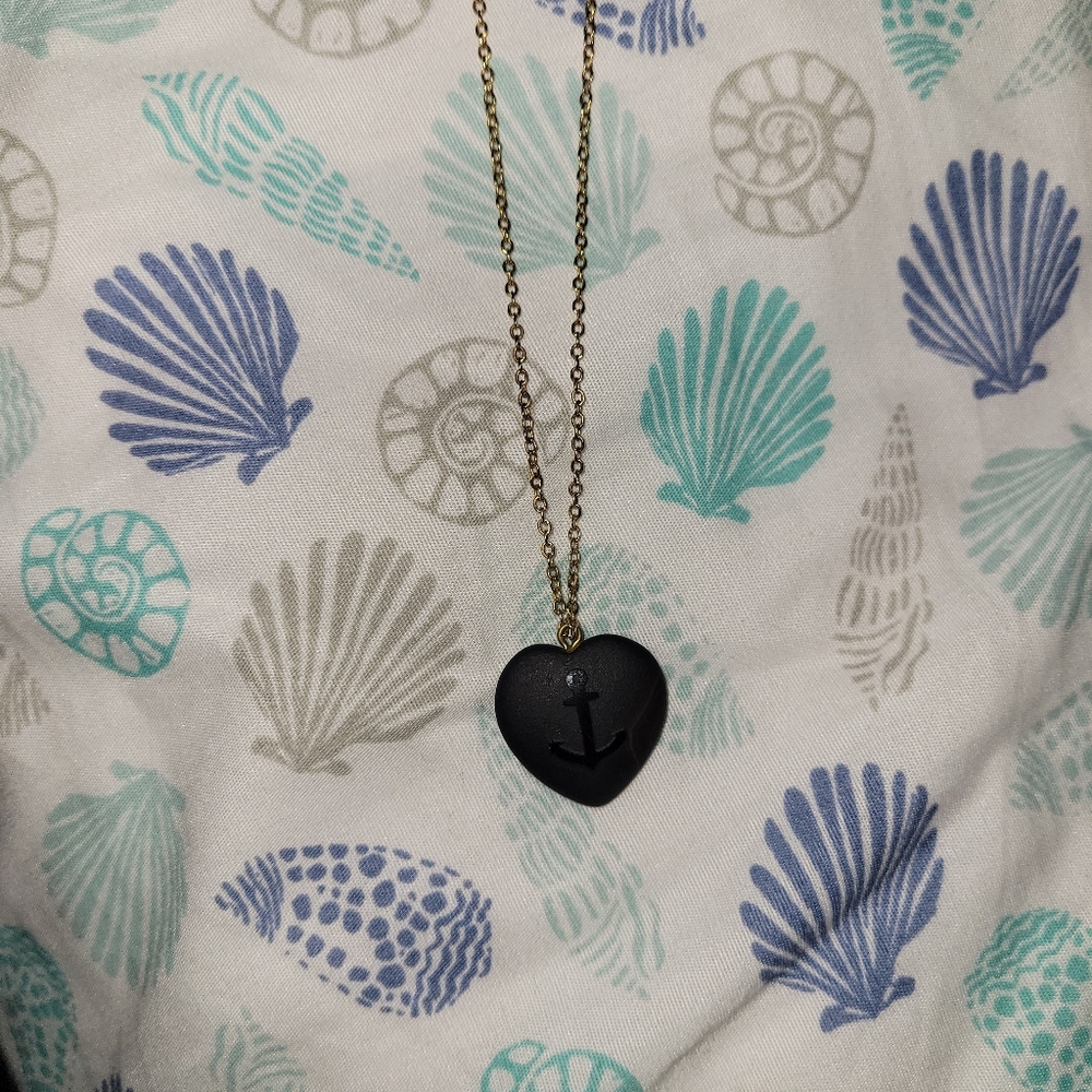 Black heart anchor necklace